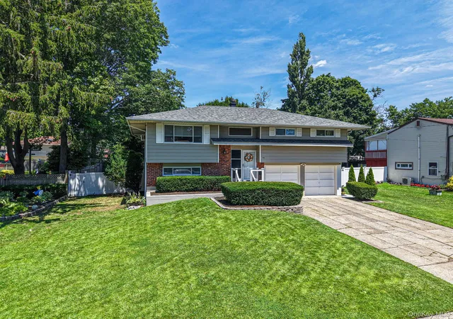 Photo 1 of Sale Pending at 92 Rhode Is Ave, Islip, NY 11706 | MLS# 1028681 | Listing updated on 2026-08-03