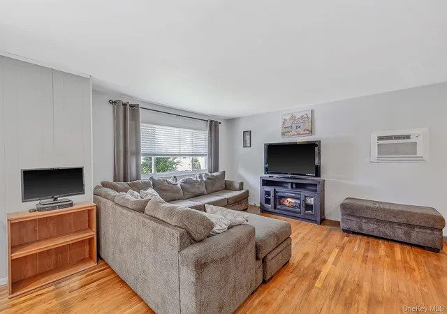 Photo 3 of Sale Pending at 92 Rhode Is Ave, Islip, NY 11706 | MLS# 1028681 | Listing updated on 2026-08-03