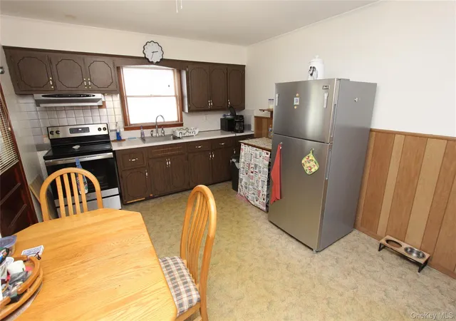 Photo 4 of Single family home for sale at 42 5th Avenue S, Huntington, NY 11746 | MLS# 1028695 | Listing updated on 2026-07-30