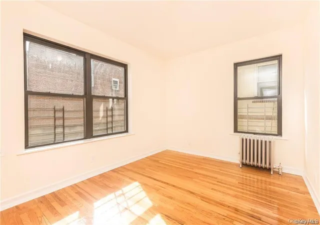 Listing Photo 4 - Condo for sale in building located at 204 W 260th St, Bronx, NY 10471