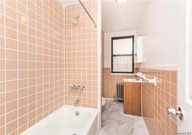 Listing Photo 5 - Condo for sale in building located at 204 W 260th St, Bronx, NY 10471