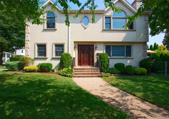 1st image of 75 Maple St, Roslyn Heights, NY 11577 | MLS# 1028732