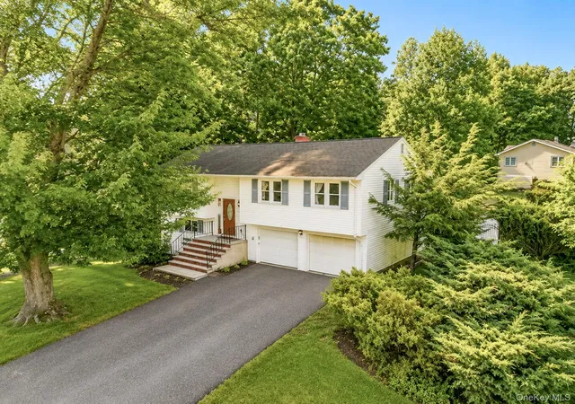 Photo 4 of Single family home for sale at 132 Hilltop Rd, Monroe, NY 10950 | MLS# 1028745 | Listing updated on 2026-09-03
