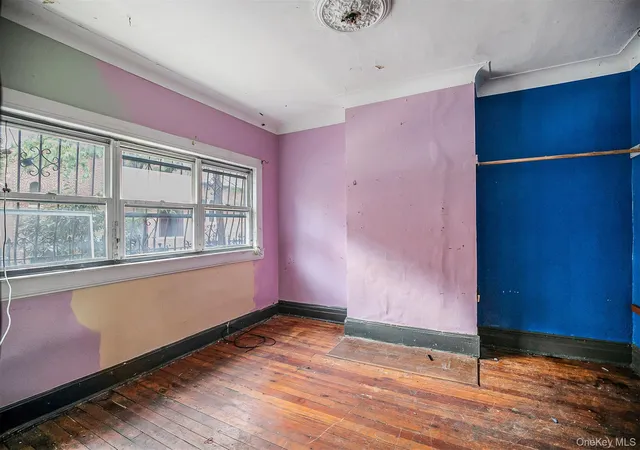 Photo 3 of House for sale at 406 Linden St, New York, NY 11237 | MLS# 1028762 | Listing updated on 2026-09-08
