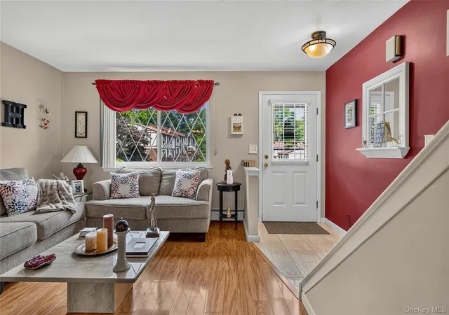 Listing Photo 4 - Condo for sale in building located at 34 Buckingham Ct, Pomona, NY 10970