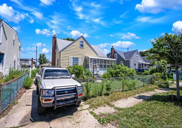 Photo 2 of Sale Pending at 218 Venetian Blvd, Babylon, NY 11757 | MLS# 1028781 | Listing updated on 2026-09-22