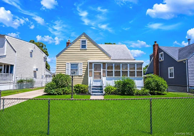 Photo 3 of Sale Pending at 218 Venetian Blvd, Babylon, NY 11757 | MLS# 1028781 | Listing updated on 2026-09-22