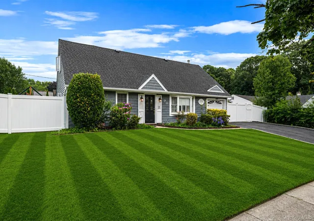 Photo 2 of Single family home for sale at 70 Clymer St, Brookhaven, NY 11776 | MLS# 1028786 | Listing updated on 2026-08-02
