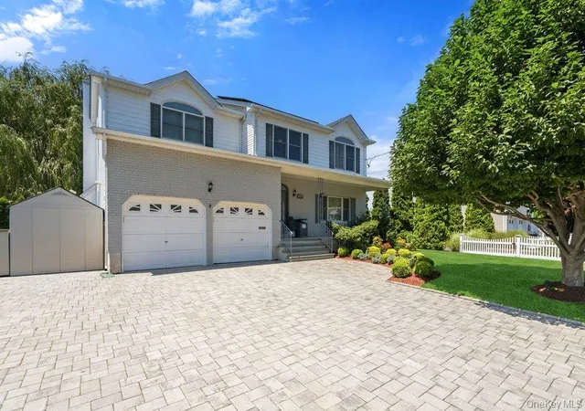 Photo 3 of Single family home for sale at 2066 Washington Ave, Hempstead, NY 11783 | MLS# 1028806 | Listing updated on 2026-09-04