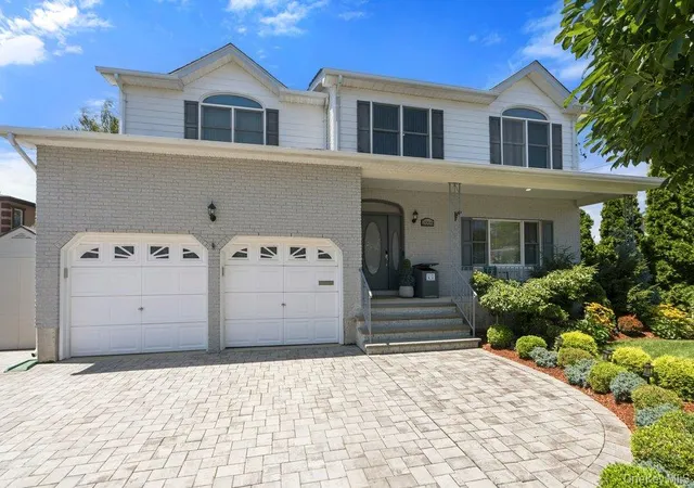 Photo 1 of Single family home for sale at 2066 Washington Ave, Hempstead, NY 11783 | MLS# 1028806 | Listing updated on 2026-09-04