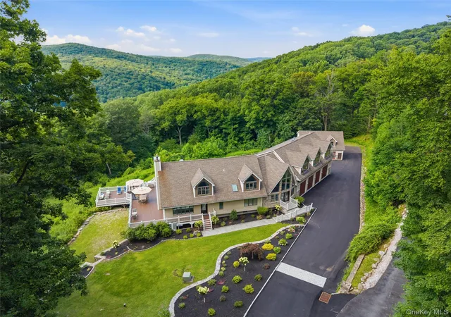 Photo 3 of Single family home for sale at 39 Julia Ct, Carmel, NY 10541 | MLS# 1028811 | Listing updated on 2026-08-21