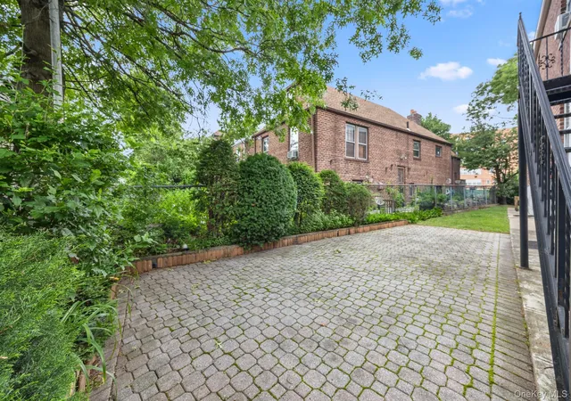 Photo 3 of House for sale at 2745 Woodhull Ave, Bronx, NY 10469 | MLS# 1028812 | Listing updated on 2026-07-22