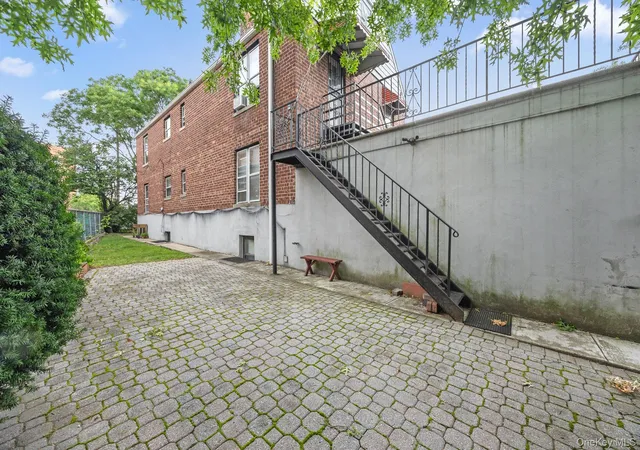 Photo 4 of House for sale at 2745 Woodhull Ave, Bronx, NY 10469 | MLS# 1028812 | Listing updated on 2026-07-22