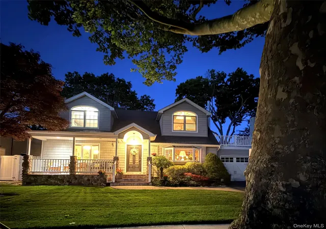 Photo 3 of Sale Pending at 263 Charles Ave, Oyster Bay, NY 11762 | MLS# 1028813 | Listing updated on 2026-08-04