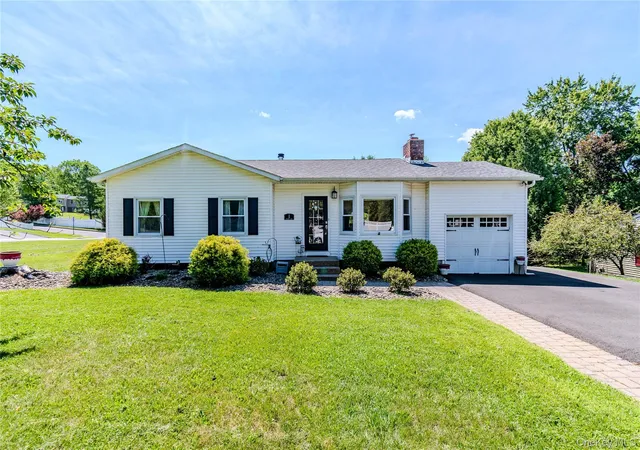1st image of 1 Patriot Ln, Washingtonville, NY 10992 | MLS# 1028815