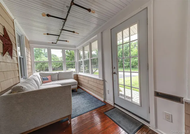Photo 3 of Sale Pending at 116 Railroad Ave, Smithtown, NY 11780 | MLS# 1028816 | Listing updated on 2026-08-28