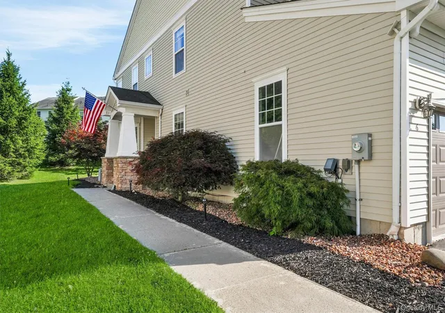 Photo 3 of Sale Pending at 6 Avoncroft Ln, Middletown, NY 10940 | MLS# 1028819 | Listing updated on 2026-08-21