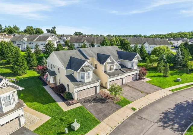 Photo 4 of Sale Pending at 6 Avoncroft Ln, Middletown, NY 10940 | MLS# 1028819 | Listing updated on 2026-08-21