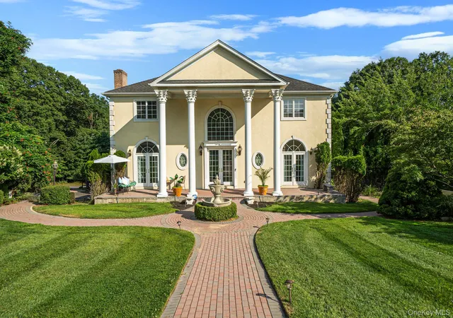 Photo 1 of Single family home for sale at 3 Dover Ct, Riverhead, NY 11792 | MLS# 1028845 | Listing updated on 2026-10-07