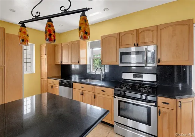 Single family home for sale at 227 Calhoun Ave, New York, NY 10465 | MLS# 1028851