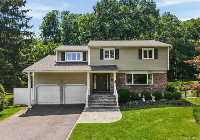 1st image of 3 Pheasant Pl, Carmel, NY 10512 | MLS# 1028864