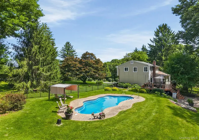 Photo 2 of Single family home for sale at 3 Pheasant Pl, Carmel, NY 10512 | MLS# 1028864 | Listing updated on 2026-10-05