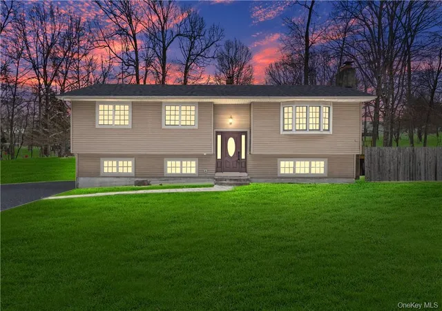 1st image of 7 Lakeview Dr, Goshen, NY 10924 | MLS# 1028872