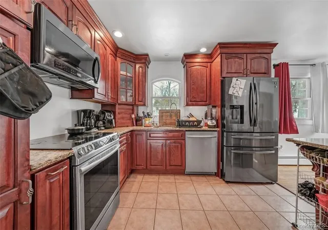 2nd image of 7 Lakeview Dr, Goshen, NY 10924 | MLS# 1028872