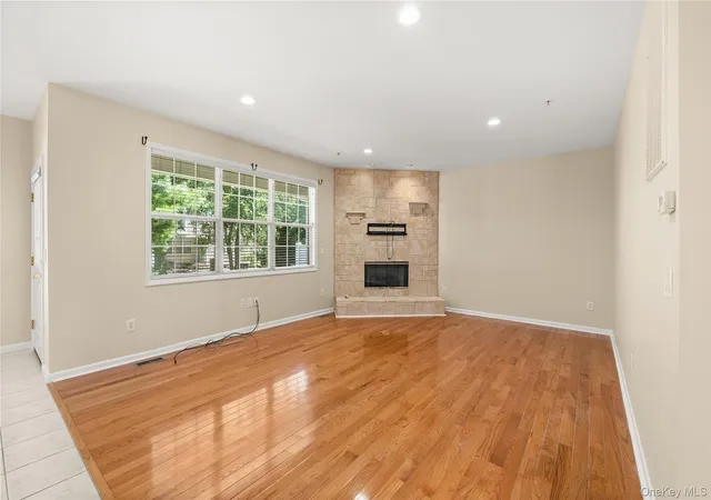 Listing Photo 5 - Condo for sale in building located at 54 Mdw Pond Cir, Miller Place, NY 11764