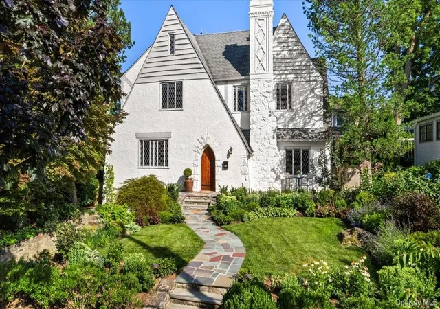 Photo 1 of Sale Pending at 33 Maple Hl Dr, Mamaroneck, NY 10538 | MLS# 1028891 | Listing updated on 2026-08-08