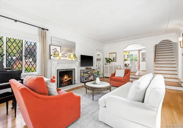Photo 3 of Sale Pending at 33 Maple Hl Dr, Mamaroneck, NY 10538 | MLS# 1028891 | Listing updated on 2026-08-08