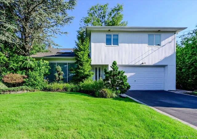 Photo 1 of Sale Pending at 6 Geoffrey Ln, Hempstead, NY 11557 | MLS# 1028895 | Listing updated on 2026-09-02