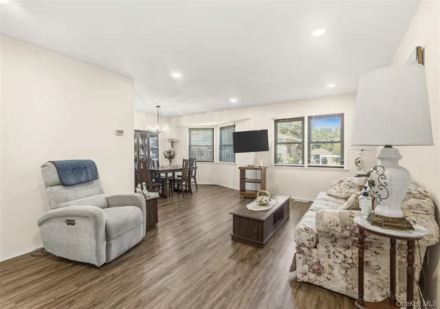 Photo 4 of Condo for sale at 39 Sussex Dr #B, Yorktown, NY 10598 | MLS# 1028904 | Listing updated on 2026-10-09