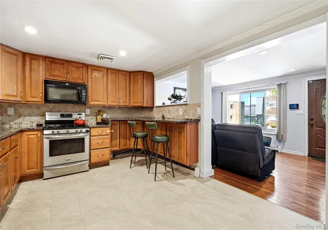 Photo 3 of Single family home for sale at 50 E Pine St, Long Beach, NY 11561 | MLS# 1028905 | Listing updated on 2026-10-03