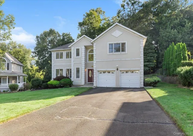 Photo 3 of Sale Pending at 5 Dennis Mchugh Ct, Orangetown, NY 10983 | MLS# 1028912 | Listing updated on 2026-08-05
