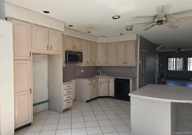 Photo 2 of Single family home for sale at 39 Kent Rd, Island Park, NY 11558 | MLS# 1028915 | Listing updated on 2026-08-26