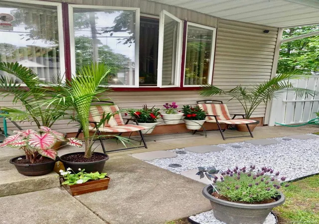 Photo 3 of Sale Pending at 206 Bay Shore Rd, North Babylon, NY 11703 | MLS# 1028927 | Listing updated on 2026-08-28