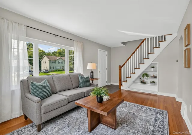 Photo 4 of Sale Pending at 6 Broad St, New Windsor, NY 12553 | MLS# 1028937 | Listing updated on 2026-10-02