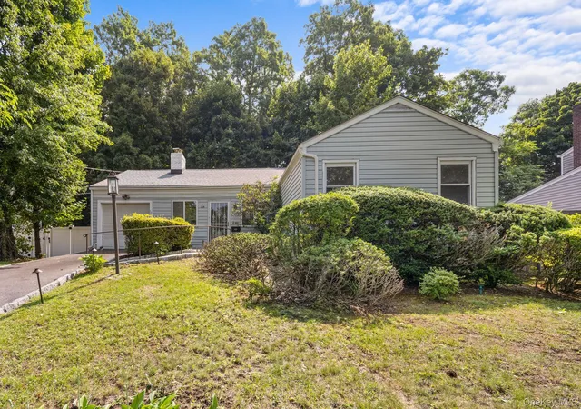 Photo 4 of Sale Pending at 105 Hilltop Rd, Greenburgh, NY 10502 | MLS# 1028939 | Listing updated on 2026-08-09