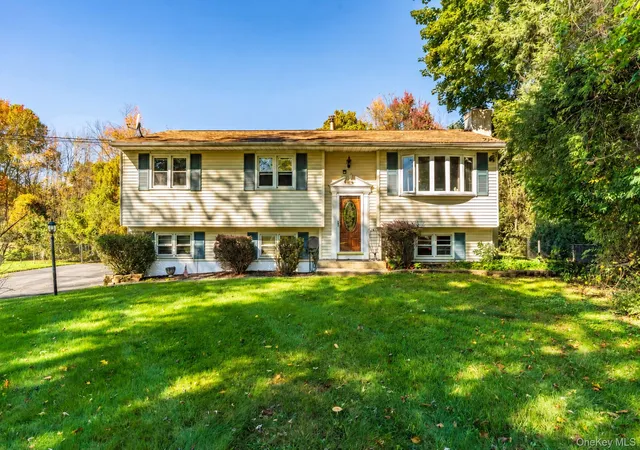 Photo 1 of Single family home for sale at 14 Dorett Dr, Wappinger, NY 12590 | MLS# 1028943 | Listing updated on 2026-10-29