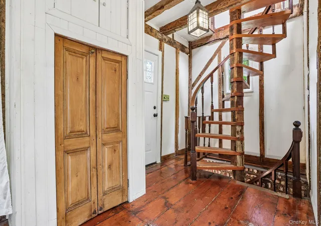 Photo 3 of Single family home for sale at 8 Reservoir Rd, Stony Point, NY 10980 | MLS# 1028950 | Listing updated on 2026-08-19