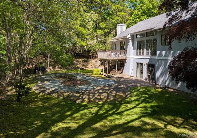 Photo 3 of Sale Pending at 4 Oak Hills Dr, Rocky Point, NY 11778 | MLS# 1028963 | Listing updated on 2026-09-12