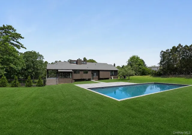 Photo 2 of Single family home for sale at 138 Longview Rd, Southampton, NY 11968 | MLS# 1028965 | Listing updated on 2026-07-30