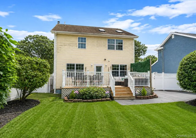 Photo 3 of Sale Pending at 37 Champlin St, Ronkonkoma, NY 11779 | MLS# 1028972 | Listing updated on 2026-08-26