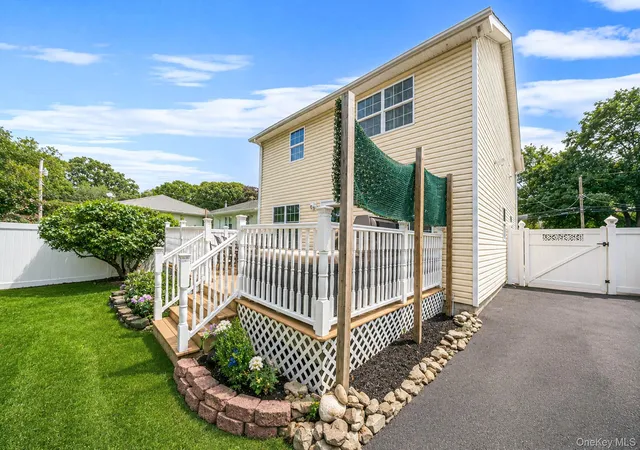 Photo 3 of Sale Pending at 37 Champlin St, Ronkonkoma, NY 11779 | MLS# 1028972 | Listing updated on 2026-08-26