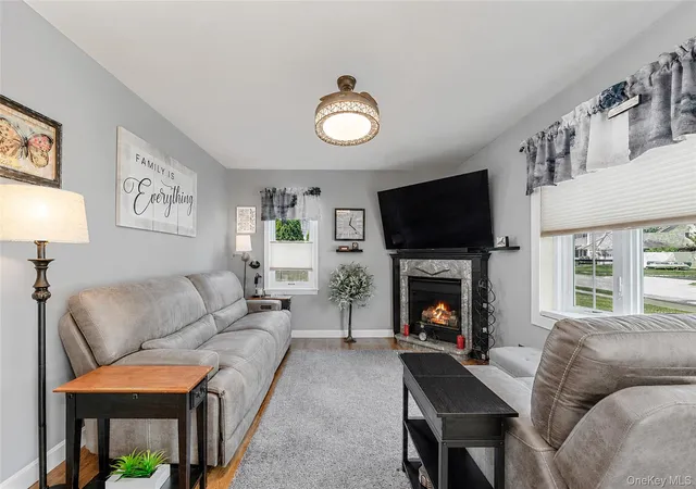Photo 4 of Sale Pending at 7 Farmedge Rd, Bethpage, NY 11714 | MLS# 1028978 | Listing updated on 2026-08-25
