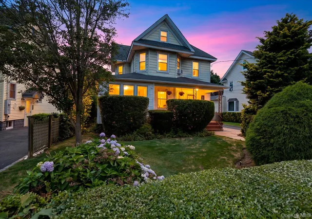 Listing Photo 4 - Condo for sale in building located at 86 Woods Ave, Hempstead, NY 11570
