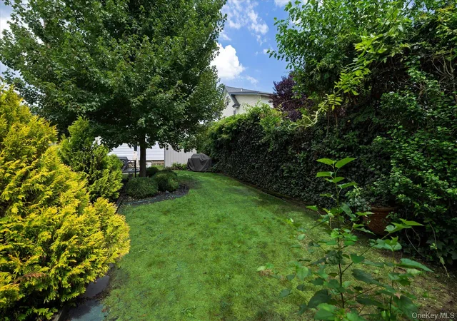 Listing Photo 5 - Condo for sale in building located at 86 Woods Ave, Hempstead, NY 11570