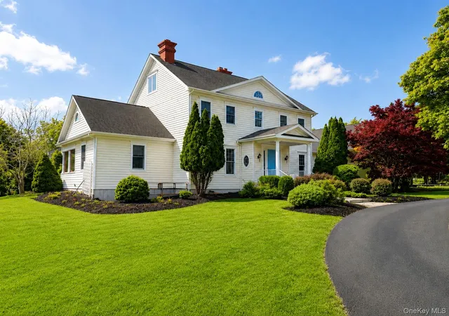 Photo 3 of Single family home for sale at 1492 Skunk Ln, Southold, NY 11935 | MLS# 1028997 | Listing updated on 2026-10-03