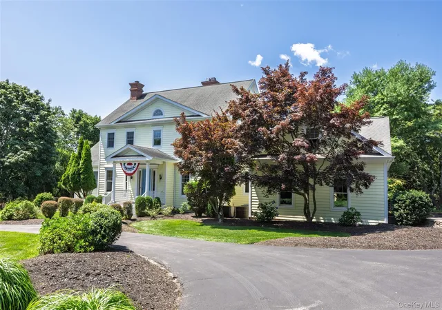Photo 4 of Single family home for sale at 1492 Skunk Ln, Southold, NY 11935 | MLS# 1028997 | Listing updated on 2026-10-03